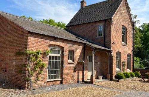 King's Bromley House | The Cottage, Orgreave Estate