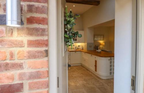 King's Bromley House | The Cottage, Orgreave Estate