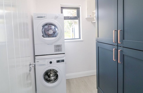 Brinlack House | THE COTTAGE, pet friendly, with open fire in Derrybeg, County Donegal