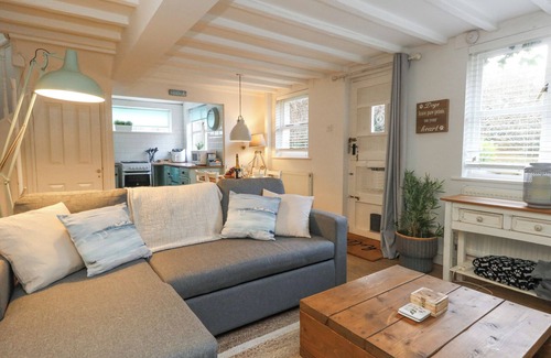 Langton Matravers Cottage | THE COTTAGE, pet friendly, with a garden in Swanage