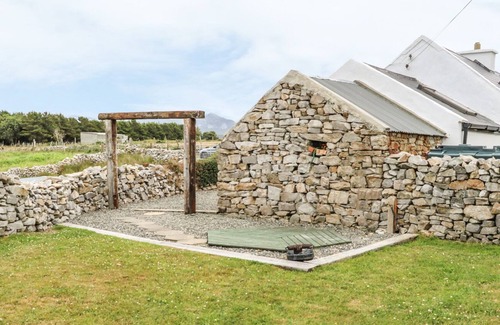 Gortahork Cottage | THE COTTAGE, pet friendly in Gortahork, County Donegal
