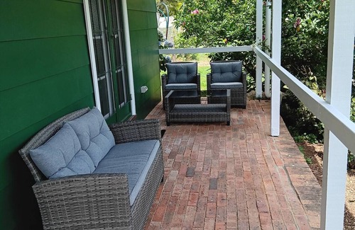 Mogo Cottage | "The Cottage" Ride Mogo MTB Trails and stay
