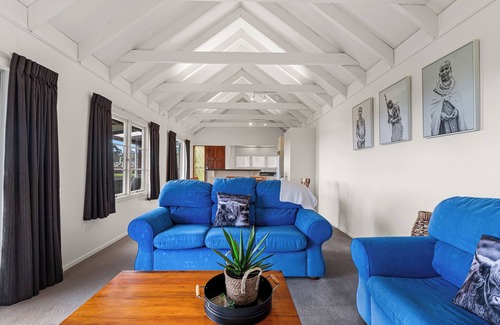 Owhata House | The Cottage - Rotorua Holiday Farmstay