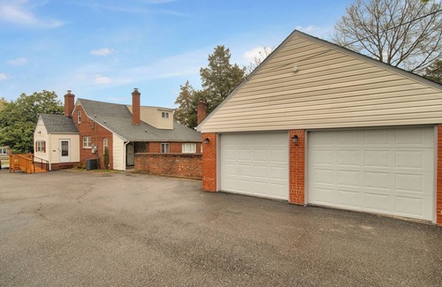 North Chesterfield Apartment | The Cottage Studio - 6 with WiFi and AC in brilliant Richmond
