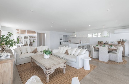 Bonnells Bay Apartment | The Cottage- stunningly designed for comfort and relaxation
