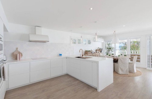 Bonnells Bay Apartment | The Cottage- stunningly designed for comfort and relaxation