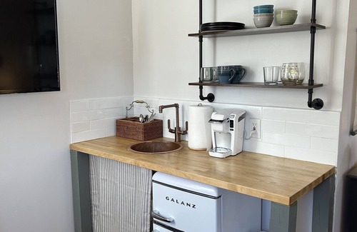 Raleigh Cottage | The Cottage @ the Farmhouse. 20 minutes from DT Raleigh!