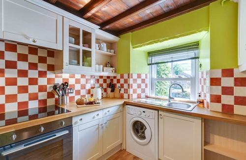 Worton House | The Cottage - Two Bedroom House, Sleeps 4