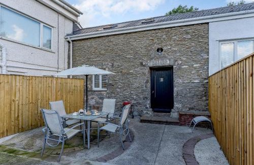 Neath House | The Cottage-Uk32854