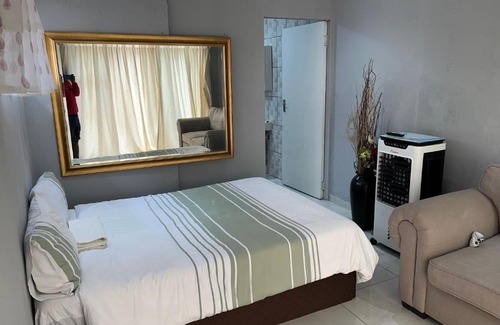 Rustenburg House | The Cottage