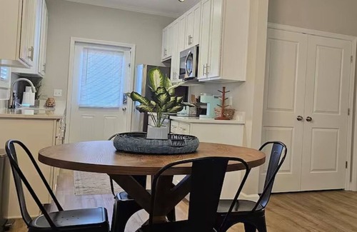 Midland City Cottage | The Cottages 2 2BR2BA Dothan Pet Friendly Gorgeous Pool, Pickle Ball court, Gym