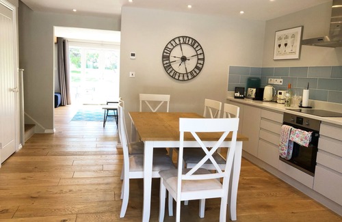 Appledram Cottage | The Cottages at Crouchers Orchards