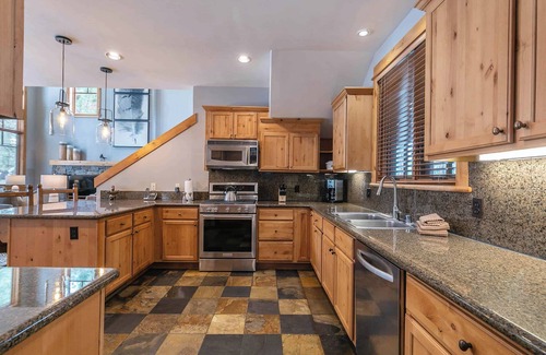 Truckee House | The Cottages ~ Golf, Pool, Play ~ 3-Bedroom