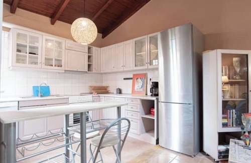 Kifisia Apartment | the Country ArtHS Retreatnn