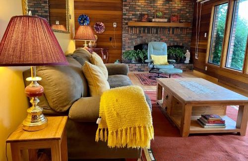Port Alberni House | The Country Barn