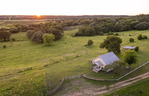 Smithville House | The Country Cottage w/Beautiful Views-5 mi. from historic downtown