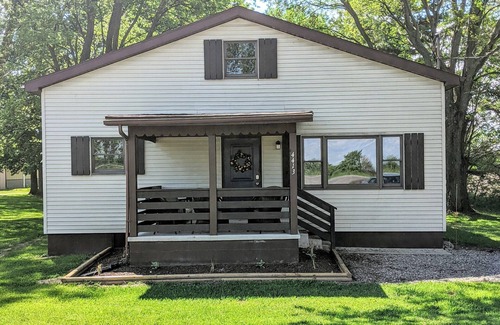Sandusky House | The Country CottagenYour Funcoast Stay