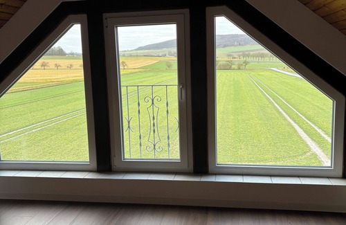 Diemelstadt Apartment | The country house is situated in a quiet location, close to hiking and biking trails & the highway.