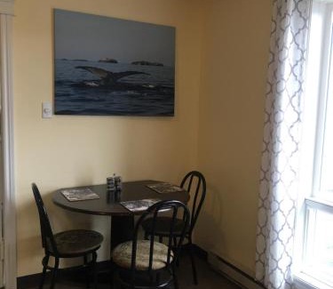 Gander Hotel | The Country Inn Motel