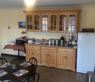 Gander Hotel | The Country Inn Motel