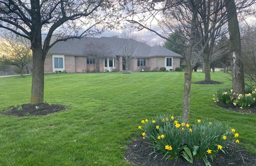 Bellbrook House | The Country View Estate in Beavercreek OH. Close to many beautiful hiking trails