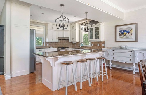Milford House | The County Lakehouse - Waterfront w Hot Tub