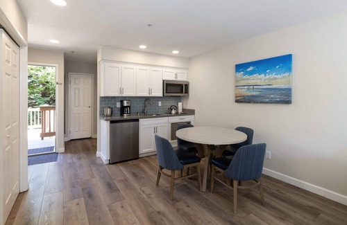 Rio del Mar Apartment | The Couple's Getaway-Seascape Resort Studio