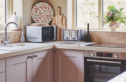 Ashbourne Apartment | The Couple's Retreat