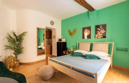 Rione III Colonna Apartment | The Court Piazza di Spagna
