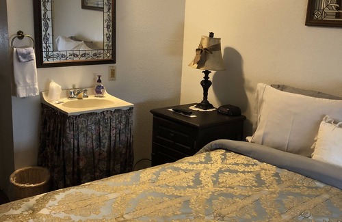 Fort Scott Hotel | The Courtland Hotel and Day Spa