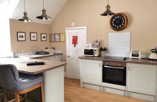 Llandenny Apartment | The Courtyard Apartment at Cefn Tilla Court, Usk