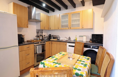 Llangollen Cottage | THE COURTYARD COTTAGE, pet friendly, with a garden in Llangollen