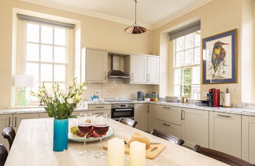 Holworth Apartment | The Courtyard House is a tasteful and beautifully appointed property