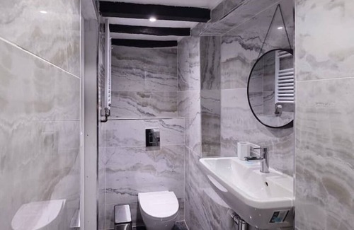 Stotfold Bed & Breakfast | The Courtyard Lodge Room 2