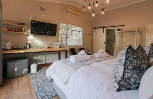 Beaufort West Apartment | The Courtyard Room