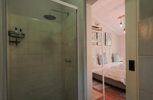 Beaufort West Apartment | The Courtyard Room