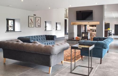 Tan-y-groes House | The Courtyard - Uk47180