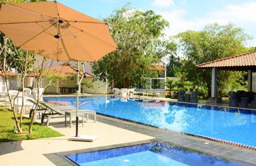 Kalagedihena Hotel | The Covanro Airport Hotel - Katunayake