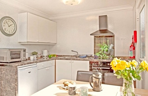 Dawlish Warren Ski Chalet | The Cove, 2 Bedroom Chalet on the 4* Welcome Holiday Park, Dawlish Warren