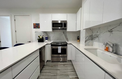 Palm Beach Resort | The Cove - Condo Hotel - Perfect Location