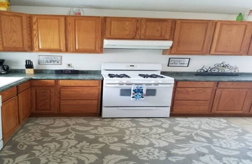 Edinboro Cottage | The Cove, cozy cottage by Edinboro Lake