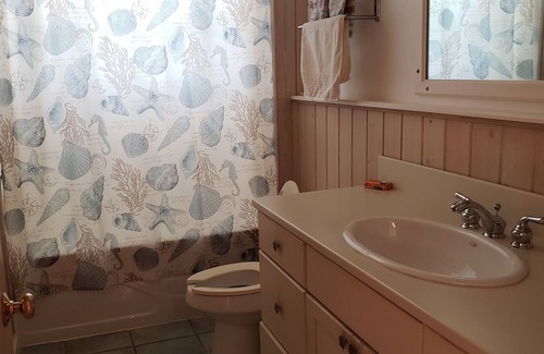 Man O War Cay Apartment | The Cove's Apartment - Dock Slip Included