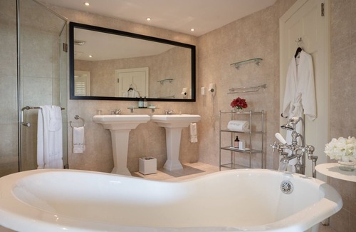 Dickenson Bay Hotel | The Cove Suites at Blue Waters Resort and Spa