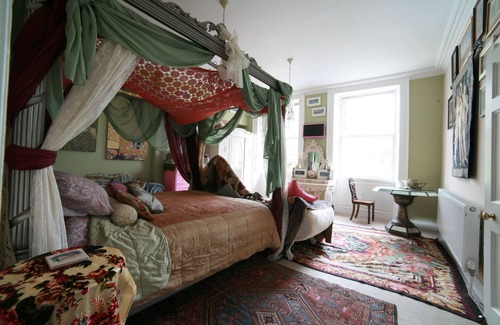 Glastonbury House | The Covenstead