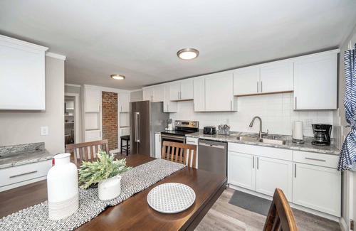 Latonia House | The Covington Cottage – Modern 2 BDR Charmer