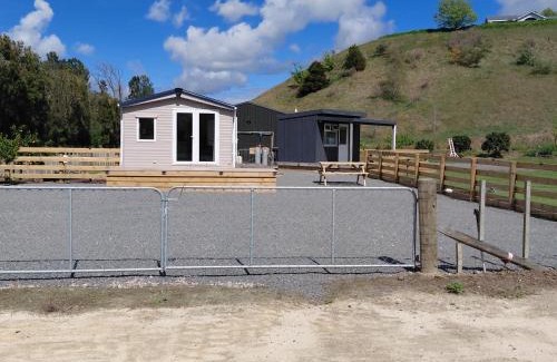 Puketapu Apartment | The Cow and Calf Cabins- a self-contained holiday home & a self-contained cabin Napier - Hastings