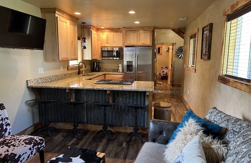 Orderville Cabin | The Cowboy Boot Shop