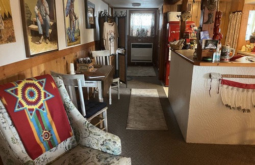 Pine Cove Apartment | The Cowboy Casa - Idyllwild Western Time Capsule
