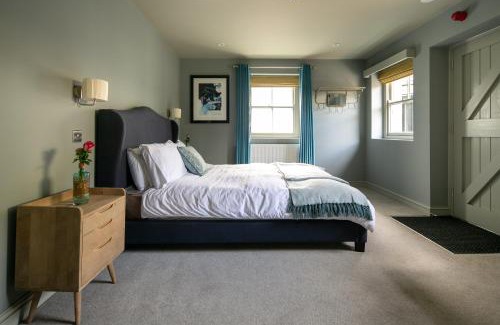 Balcombe Bed & Breakfast | The Cowdray Arms