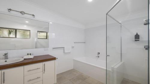 Valla Beach House | The Cowrie House - Ocean Views, Village, Surf